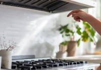 太太油烟机客服服务热线咨询解读ぁ油烟机糊味解决攻略：告别困扰，清新厨房无忧