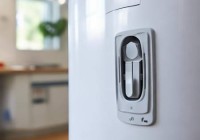 法罗力热水器上门速修预约教大家☞电热水器拆装与清洗教程：轻松掌握家电清洁技巧