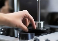 索华燃气灶预约人工客服解析☞燃气灶灶面开启方法详解