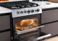 亚格燃气灶24小时报修点预约传授↑三灶眼燃气灶带烤箱：厨房烹饪新选择